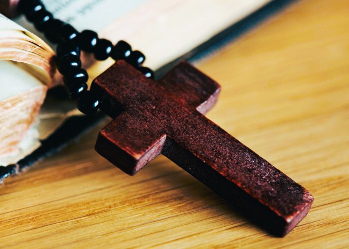 closeup-cross_53876-17959 closeup-cross_53876-17959